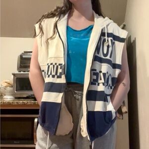 Sleeveless navy and white hoodie
